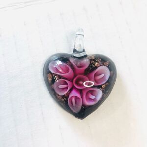 Art Glass Hand Crafted Pendant Pink white callalily Flower Gold Stone Heart‎